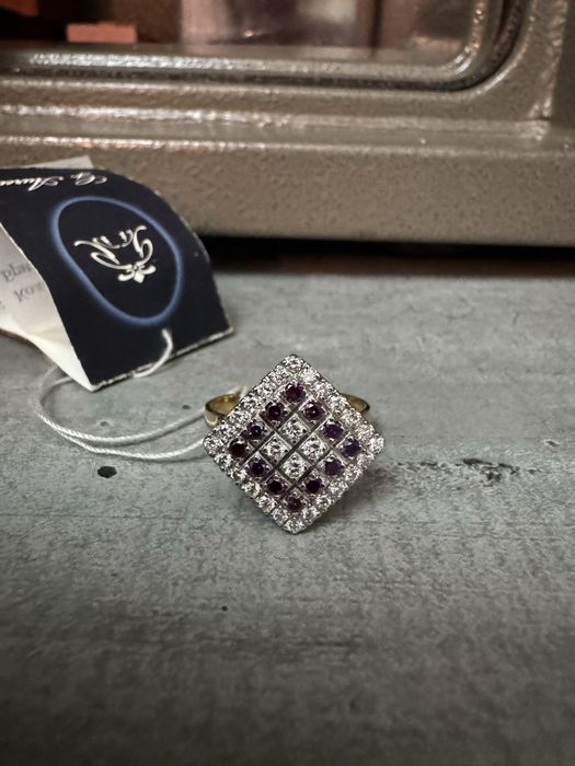 Кольцо с бриллиантами