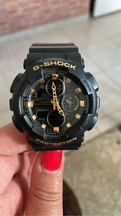 Часовник G shock