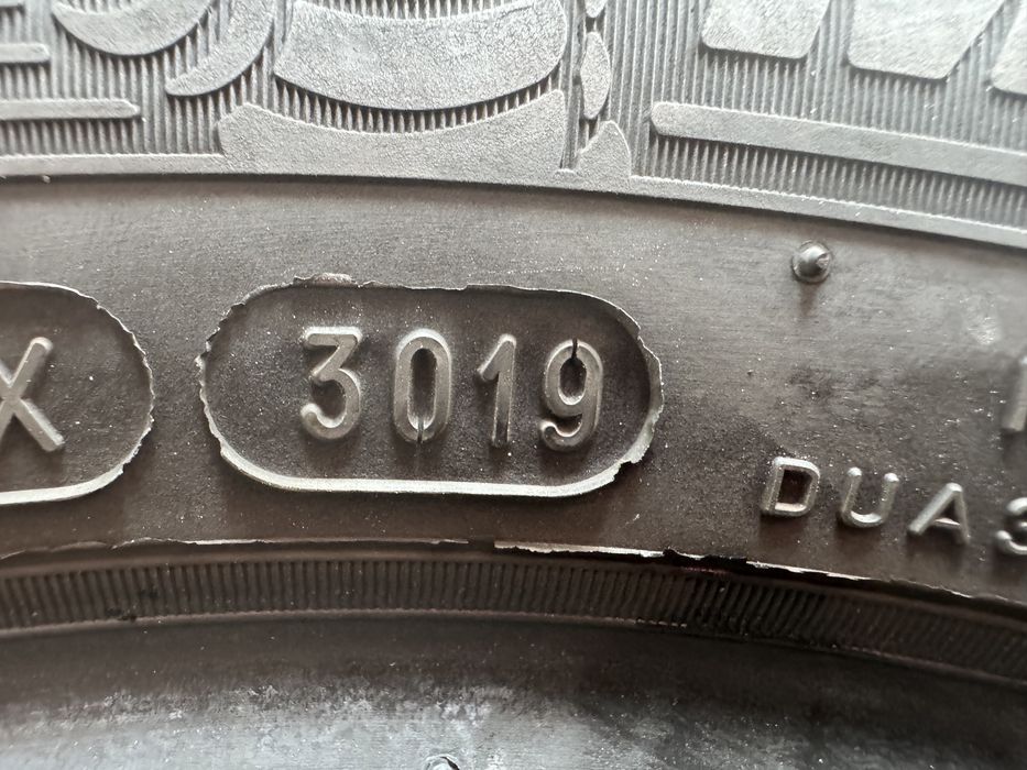 Автомобилно гуми 185 60 15 Mishelin