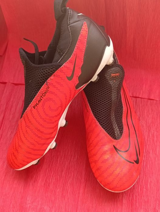 Бутонки Adidas Predator/36 и Nike Phantom/38