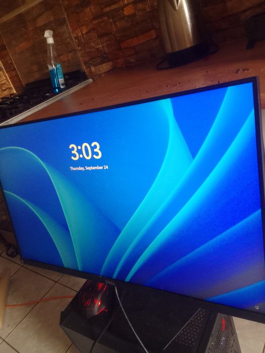 Vand  tastatura,mouse si casti
