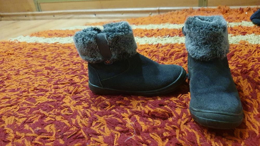 Продам обувь детскую