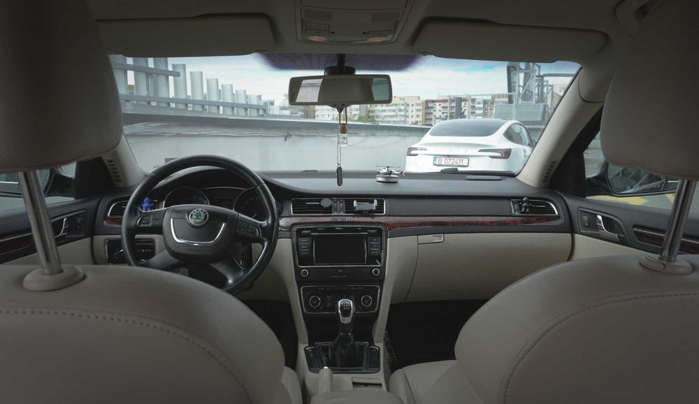SKODA Superb 2012 — imagine 4
