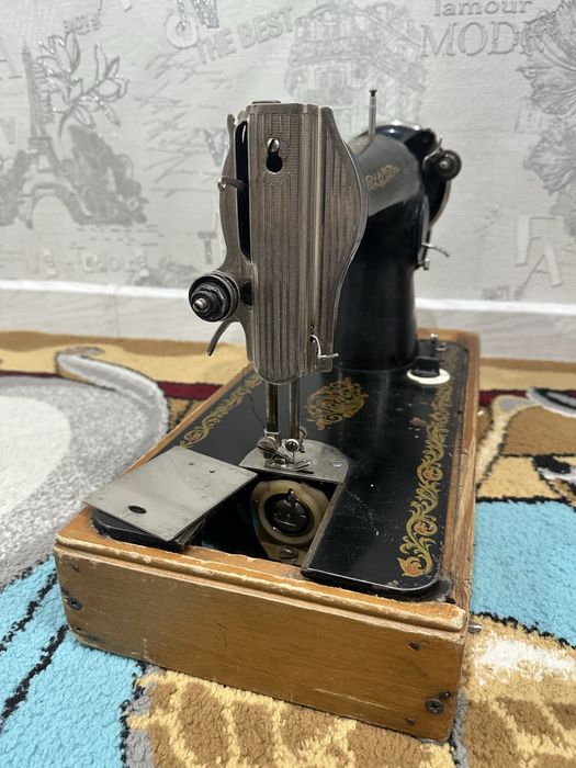 Ручная швейная машинка