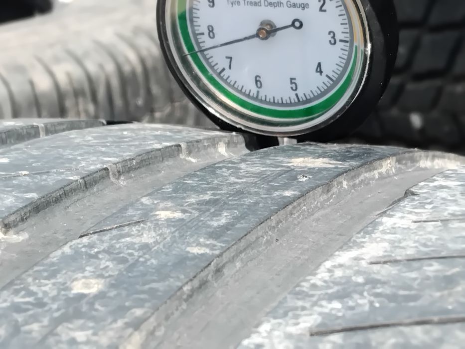 Гуми 245 35 21 Континентал Continental 2 броя. Вианор
Налични са 2 броя - нов внос. Не са нови! Посочената цена е за един брой гума. Без коментар на ц