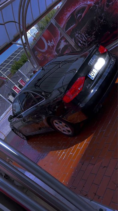 Vând Audi A4 B8.
