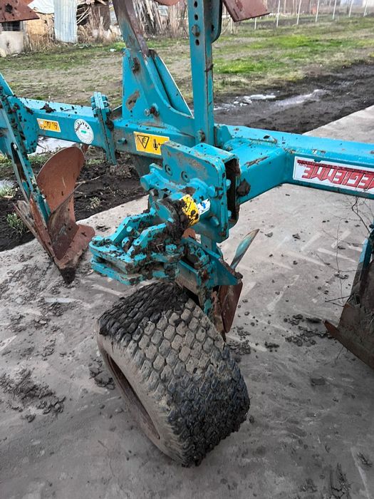 Plug reversibil 4 brazde