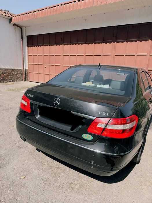 Mercedes-Benz E250