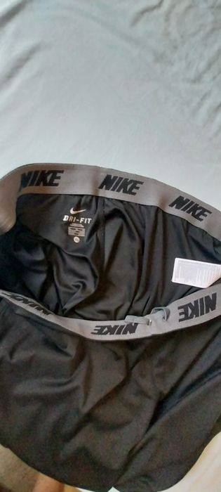 Pantalon Nike. XL