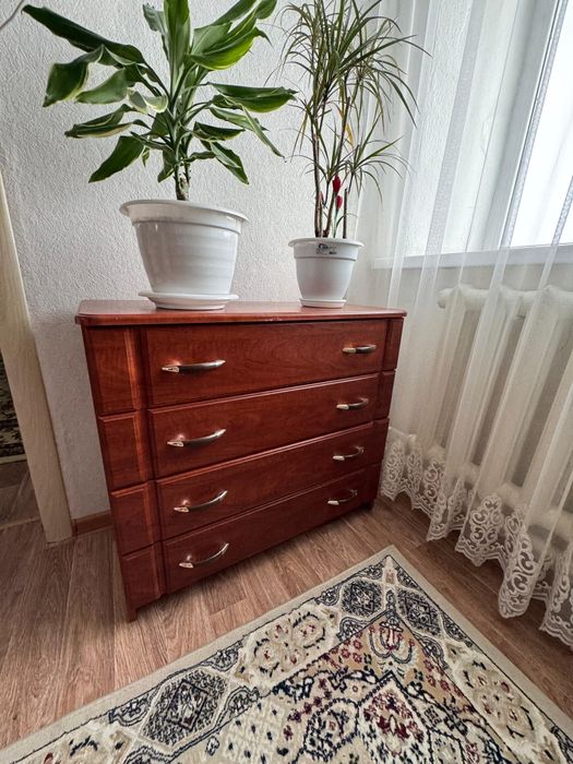 Продам спальный гарнитур