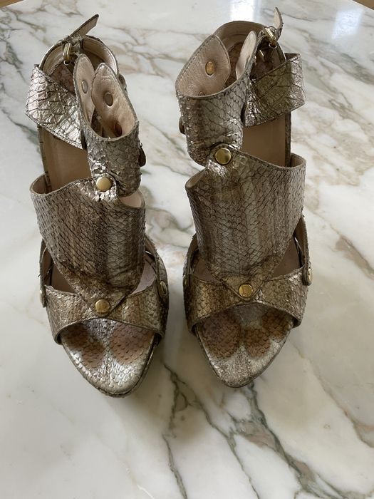 Pantofi CHRISTIAN DIOR din piele exotica purtati in Sex & the City