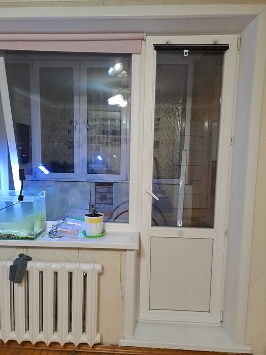 Окно пластмассоаое в балкон