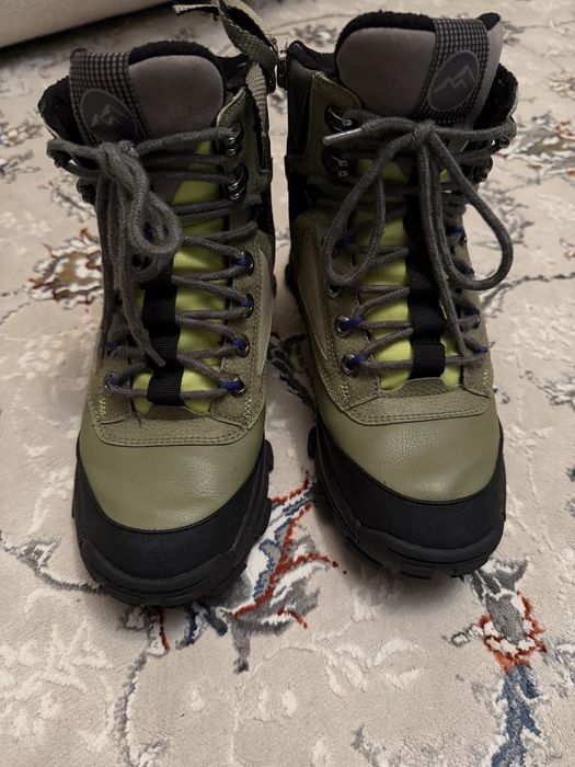 Продам зимние ботинки