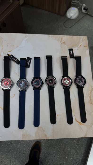 Мужские стильные часы