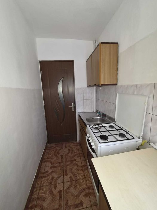 Închiriez garsonieră