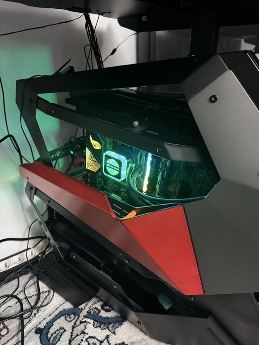 Gaming kompyuter  holati ideal srochno sotiladi hamma narsalari bilan