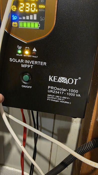 Vând  invertor solar Kemot 700w