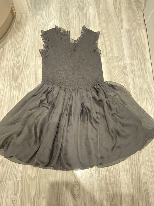 Одежда ,платья в отличном состоянии