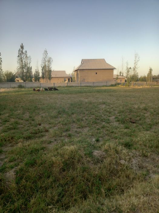 16 sotix yer sotiladi