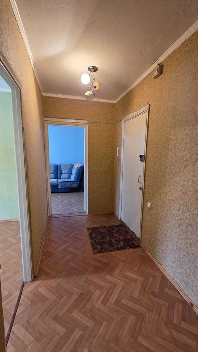 Продаю 2-х ком Кв в 7 микрорайоне д.9