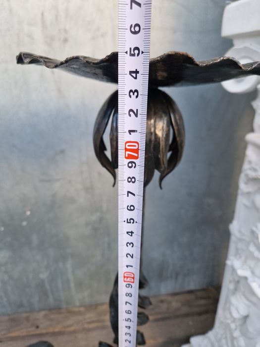 Vând 2 sfetnice mari din fier forjat