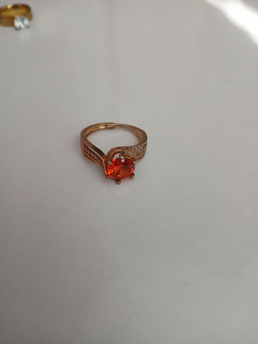 Позлатени пръстени