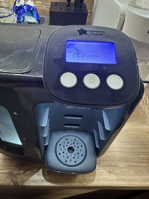 Машина за приготвяне на адаптирано мляко