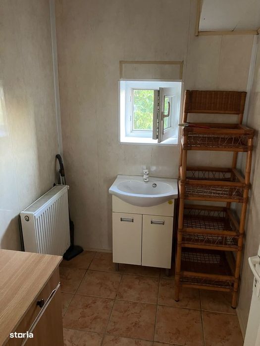 Apartament 3 camere , zona Vitan