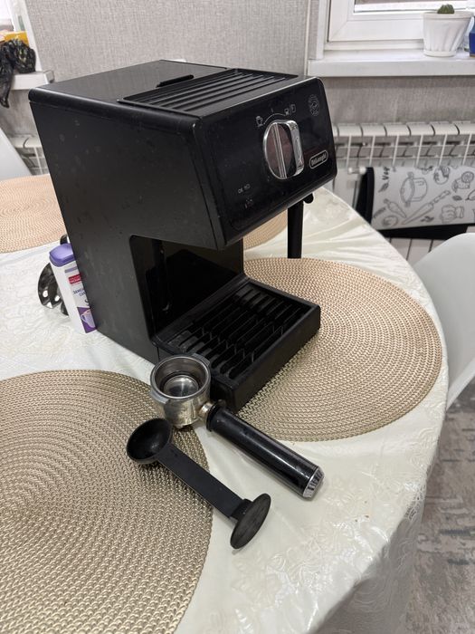 Рожковая кофеварка De’Longhi