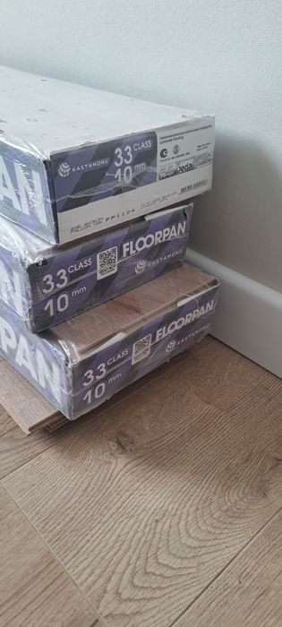 Продам  ламинат 3 пачки в целофане