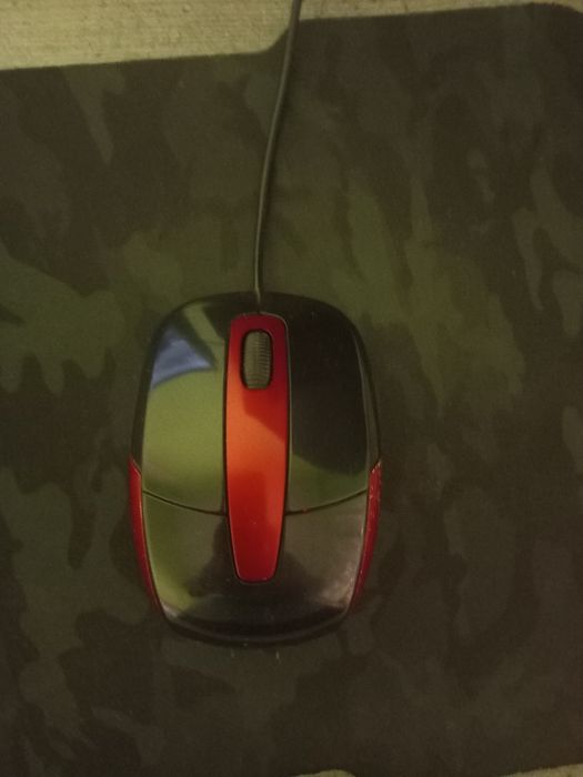 Продавам 2 мишки