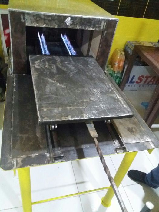 Lavash hamirini pishiradigan aparat