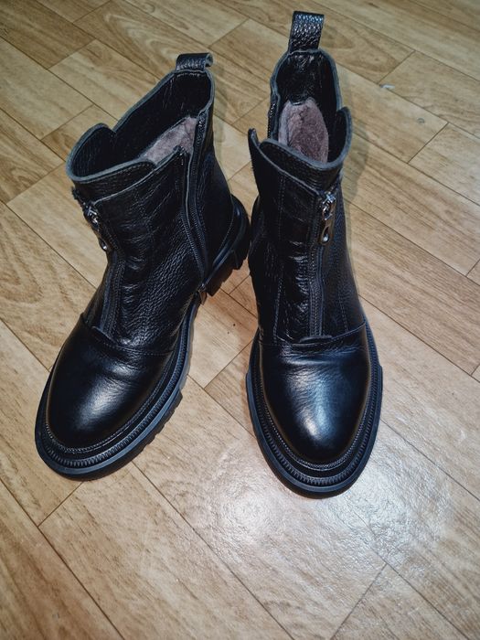 Продам зимние сапоги