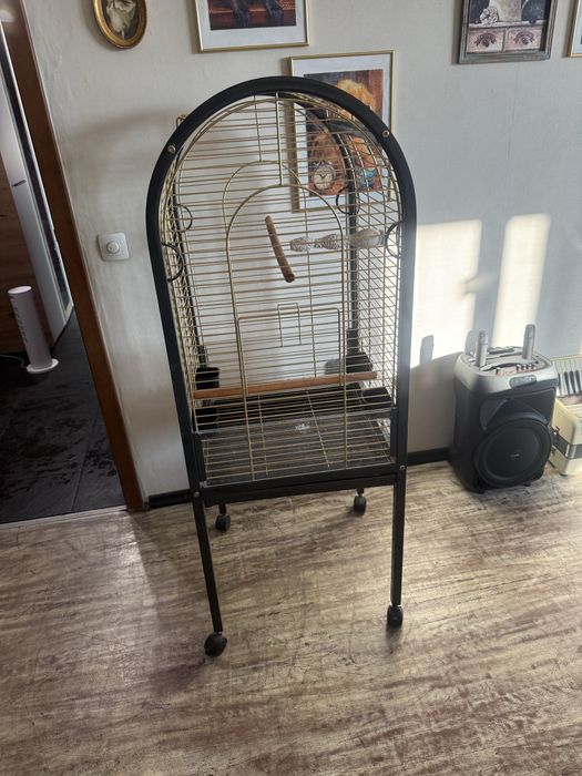 Клетка за голям папагал