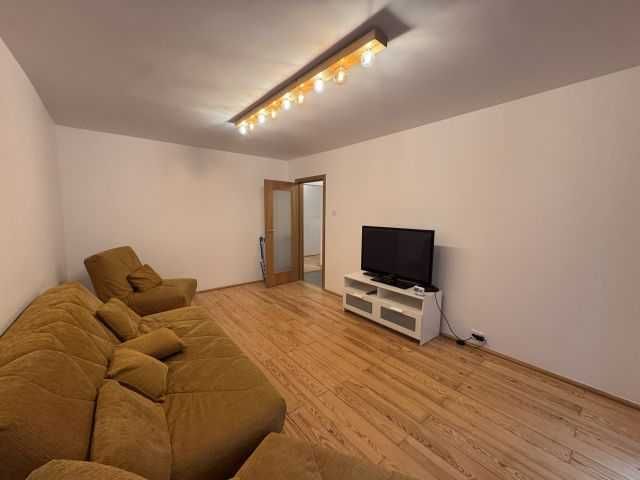 Proprietar, inchiriez apart 4 camere mobilat si utilat in zona Astra pentru o familie sau studente/fete/eleve.