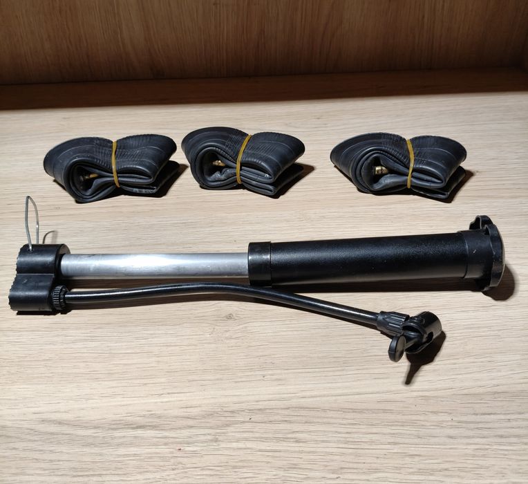 Vând 3 camere pt trotinetă + mini pompă