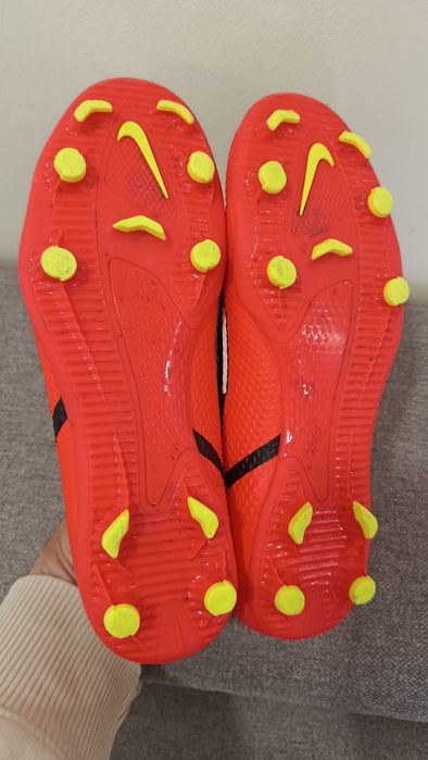 Ghete fotbal Nike Phantom GT2 FG/MG – Stare bună (Mărimea 40.5)- pentru teren cu iarbă și sintetic