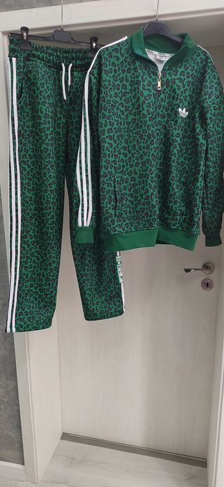 Дамски екип адидас