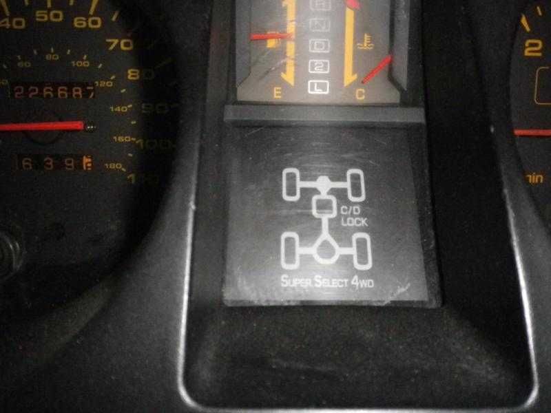 Мицубиши Паджеро 2.8TD / Mitsubishi Pajero 2.8TD EXCEED 3 бр. на части