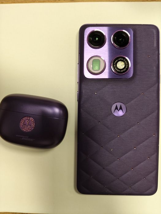 Motorola Signature SWAROVSKI