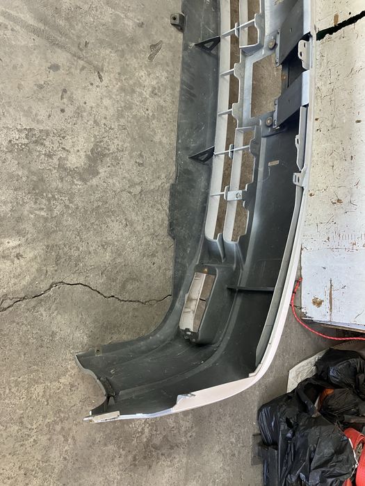 Предна броня за Toyota Hiace Тойота Хиейс 2006-2012г