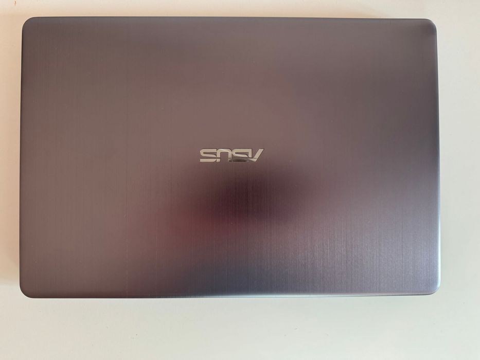 Asus VivoBook S15 S510U – i5-8250U, 8GB RAM, SSD 250GB, Full HD IPS