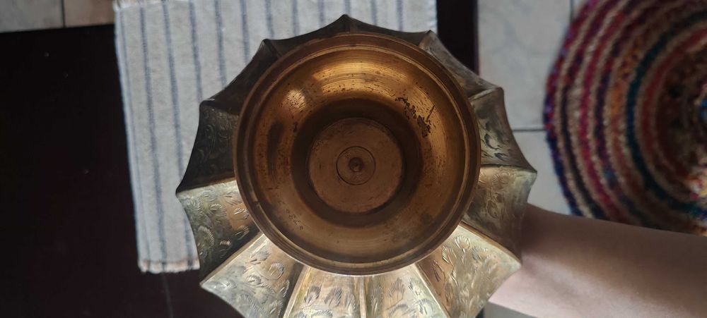 Vaza din alama veche