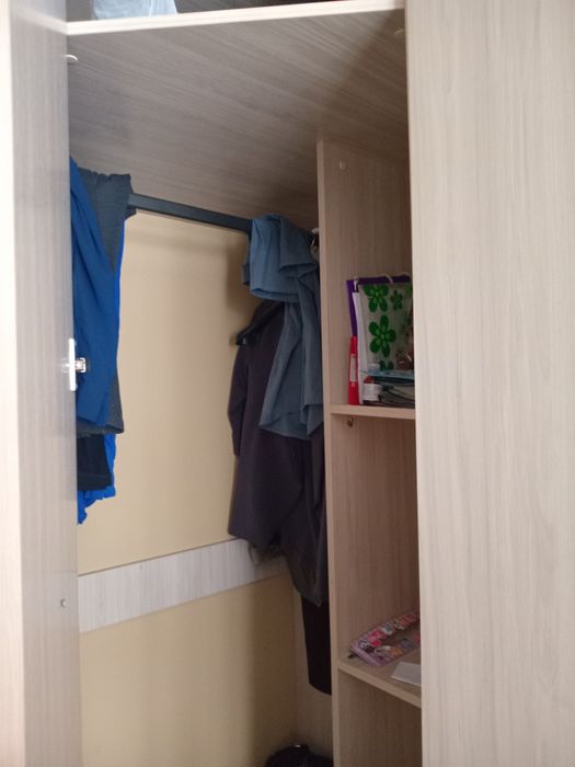 Продам угловой шкаф