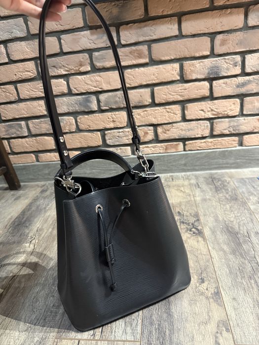 Продам сумку LV оригинал