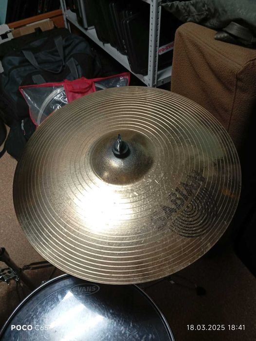 Тарелки для барабанов.