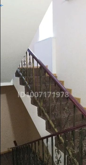 Трехэтажный коттедж в центре города
