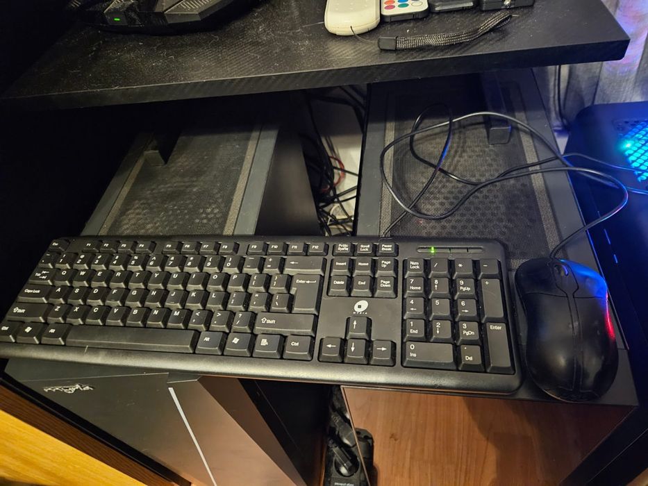 Vând Pc gaming i5 6400  Rx 570 4 gb su conplet pc