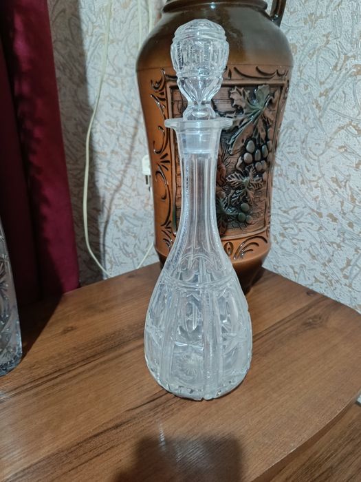 Графин хрустальный.
