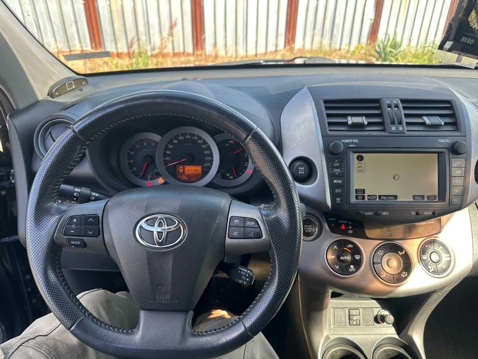 Toyota Rav4 RAV4 2.2 D-4D /Напълно обслужена  /4х4/